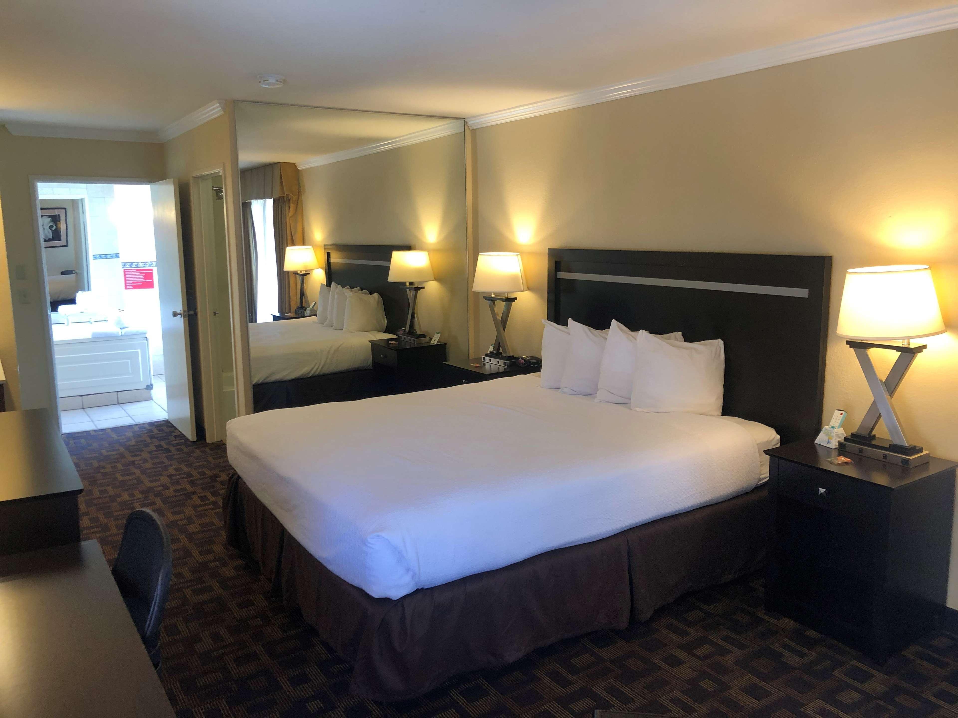 Best Western Plus Inn Of Hayward Eksteriør billede